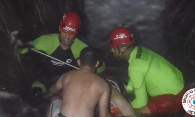 Imagen del rescate del turista neuquino Fuente: (Twitter)