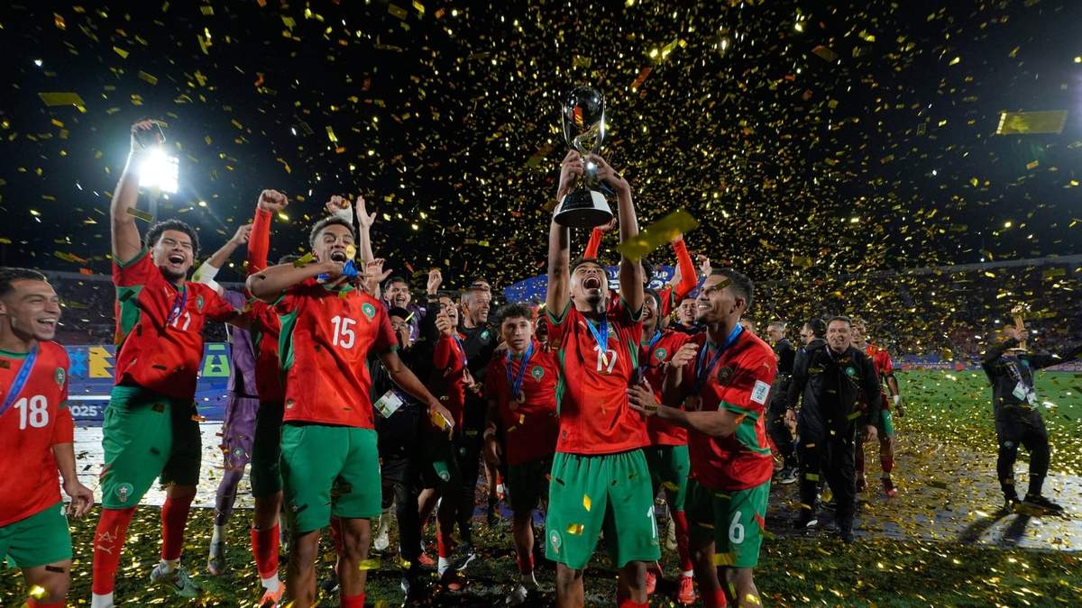 Los jugadores de Marruecos celebran tras consagrarse campeones