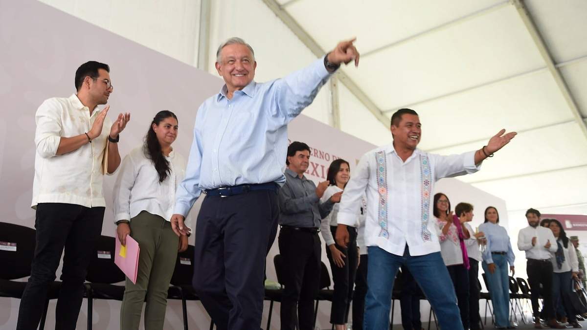 López Obrador en su gira por el estado de México
