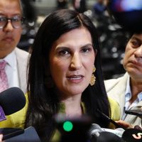 Kenia López Rabadán pide prisión oficiosa al gobernador morenista Rubén Rocha Moya