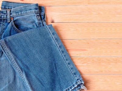 No tires el jean gastado o roto que tenés en casa: mirá cómo crear esta riñonera súper útil para guardar el celular