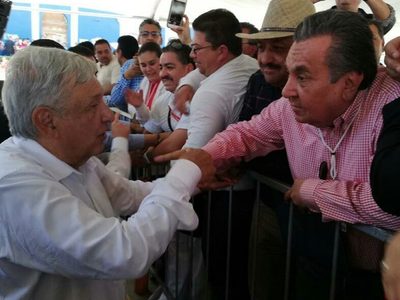 AMLO deja "triángulo dorado del narco" en Durango con la promesa de apoyar a jóvenes y ejidatarios