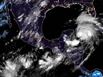 Por tormenta "Michael", el gobierno de Q. Roo activa la alerta amarilla y suspende clases