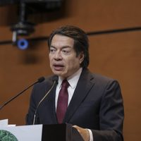 Senador exige la renuncia de Mario Delgado por manejo “desaseado” del ciclo escolar