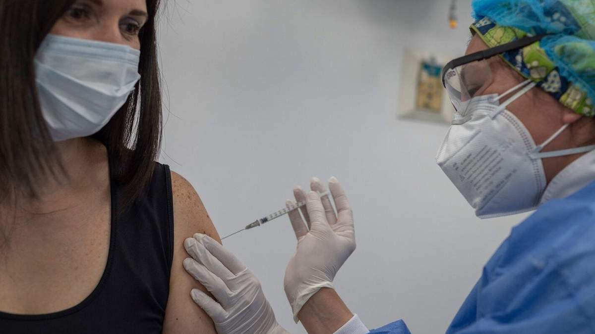 Campaña de vacunación contra el coronavirus. Fuente: (Twitter)