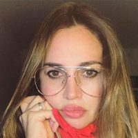 Después del escándalo con sus vecinos, así limpia Belén Francese su departamento