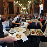¿Avalaron el ajuste? Los gastronómicos acordaron un “piso” salarial