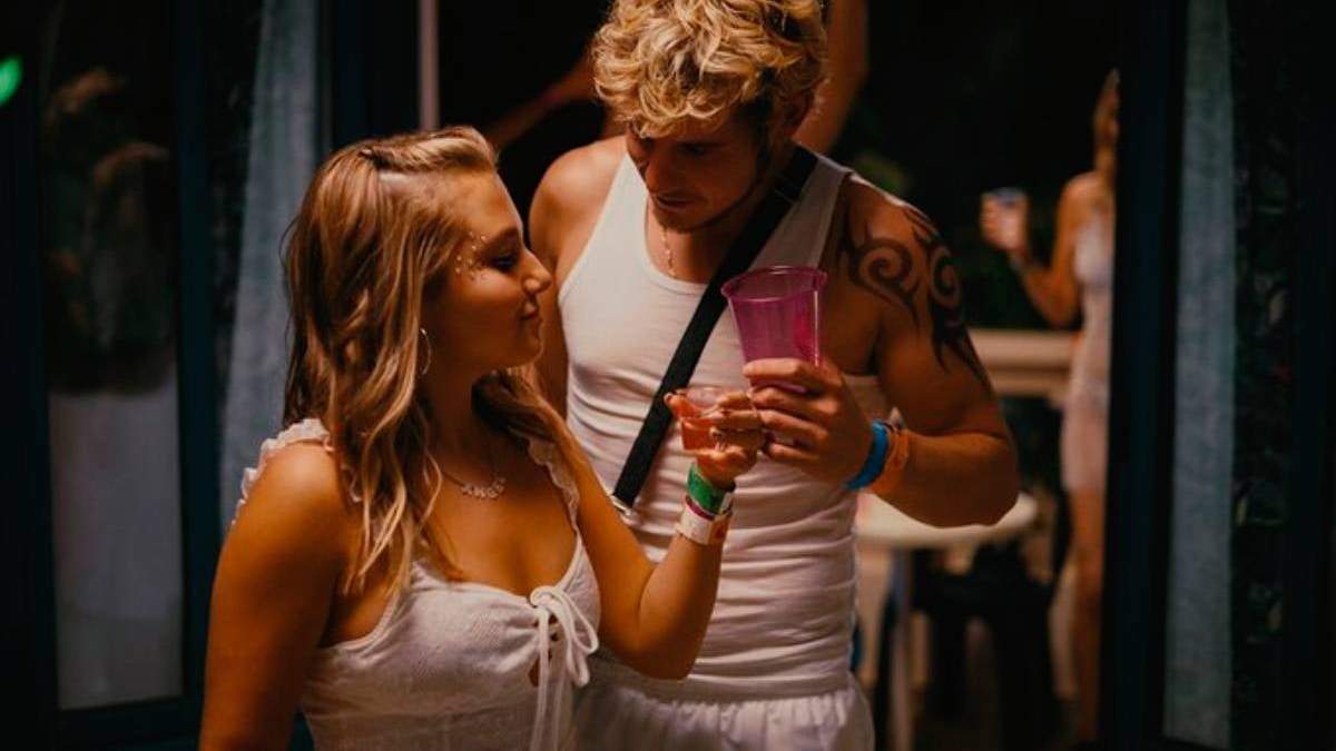 Escena de la película "Cómo tener sexo" de la directora Molly Manning Walker