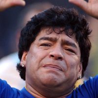 Tras 20 años de silencio, habló el médico que le salvó la vida a Maradona: “¡Se estaba muriendo!”