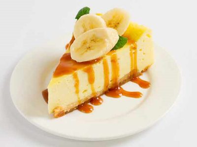 Sin prender el horno: hacé este cheesecake de banana y dulce sin harinas ideal para cuando tengas un antojo