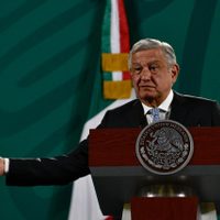 AMLO anuncia renegociación con energéticas privadas tras aprobación de reforma en el Senado