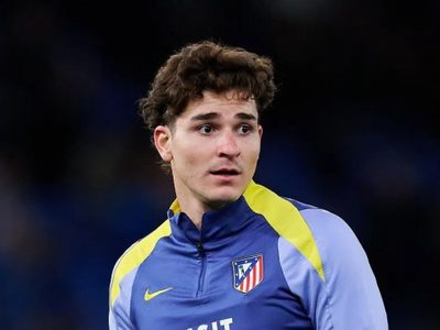 Los dos gigantes de Europa que se pelean por Julián Álvarez