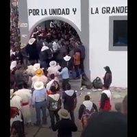 Una multitud acosa, manosea y golpea a una mujer en San Juan Chamula