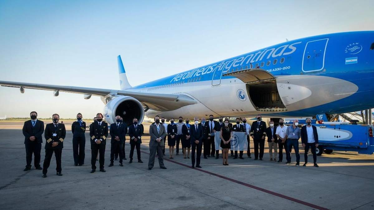 El vuelo de Aerolíneas Argentinas que traerá la vacuna rusa. Fuente: (Twitter)