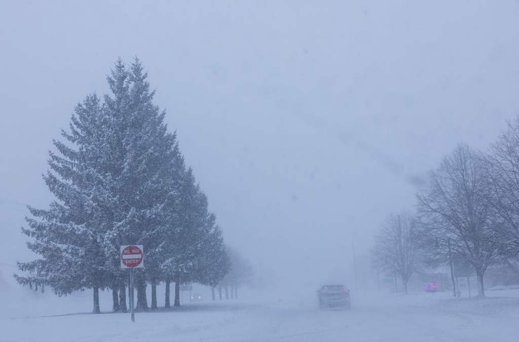 Vista cerca del lago Michigan durante una tormenta de nieve