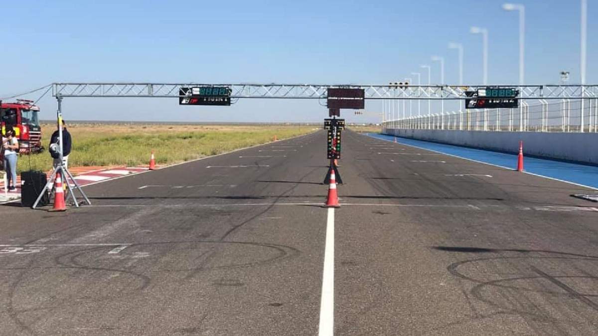 Picadas en el autódromo de Centenario. Fuente: (Twitter)