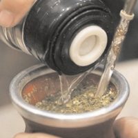 Escrache en Chubut: en crisis por el coronavirus, el mate fue protagonista. Mirá