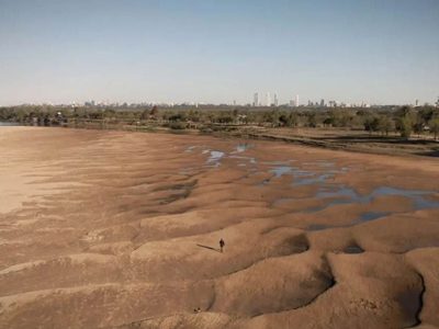 Aumenta la preocupación por bajante histórica en el río Paraná y piden cuidar el consumo de agua