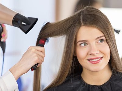 Lo que ocultan los peluqueros: el truco para mantener tu cabello sin frizz y súper brilloso con solo 1 ingrediente