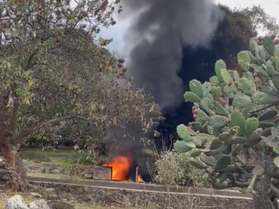 Pobladores de Mexicaltongo protestan por incendio en un pozo de agua