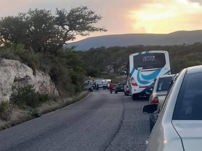 Asesinan a regidor del PRI y a sus dos hijos en una emboscada en Puebla