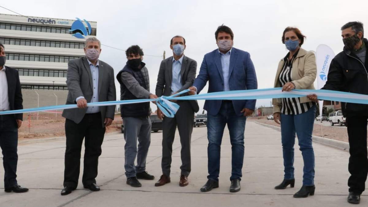 Gaido y Gutiérrez inauguraron una obra en el oeste neuquino. Fuente: (Twitter)