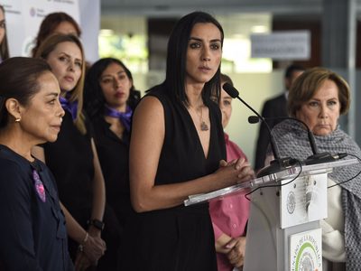Senadoras exigen destituir a juez que absolvió a abusador sexual de una menor
