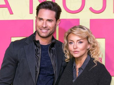 Sebastián Rulli no puede escapar a los encantos de Angelique Boyer y así lo demuestra