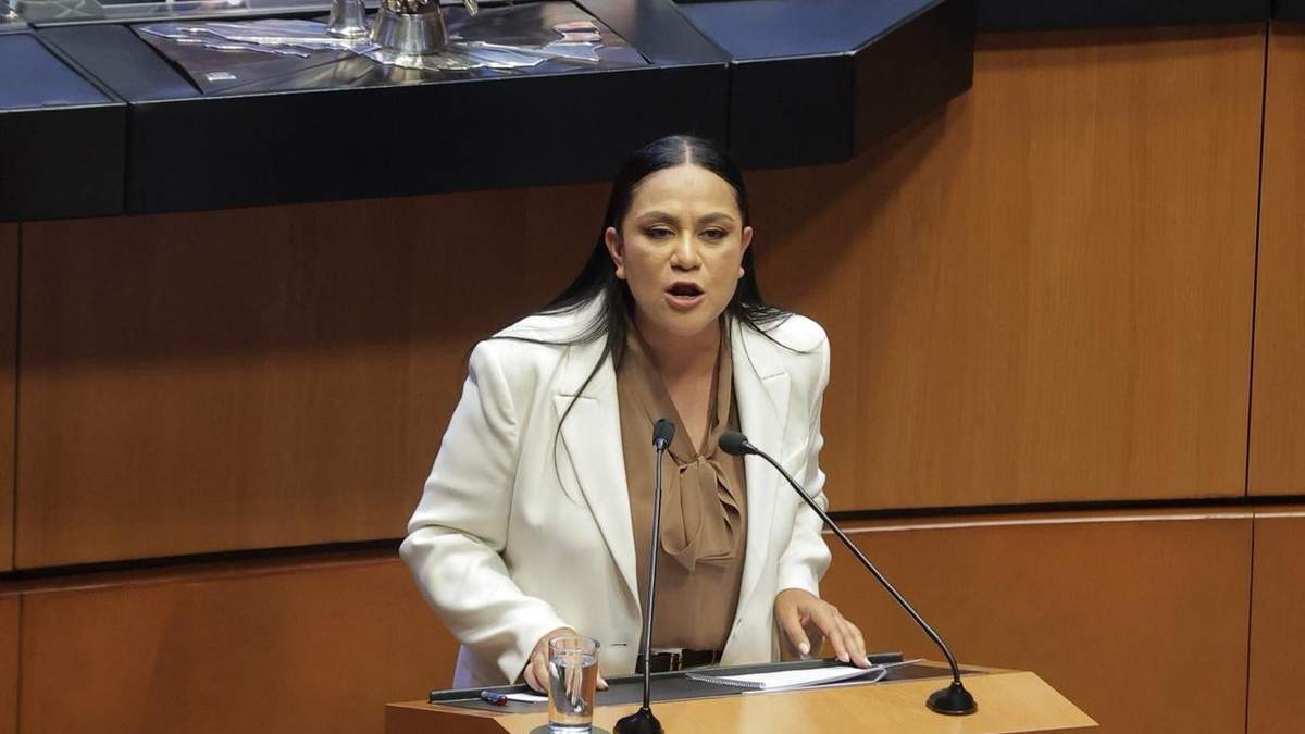Ariadna Montiel, secretaria de Bienestar durante su comparecencia en el Pleno del Senado