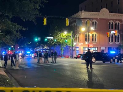 Hombres armados matan a dos y hieren a 12 en tiroteo en Alabama