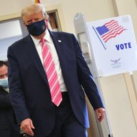 Donald Trump votó anticipadamente: "Un gran honor"