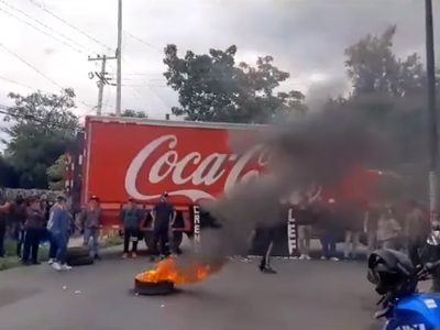 Protestas y bloqueos en Oaxaca tras la detención de 20 normalistas