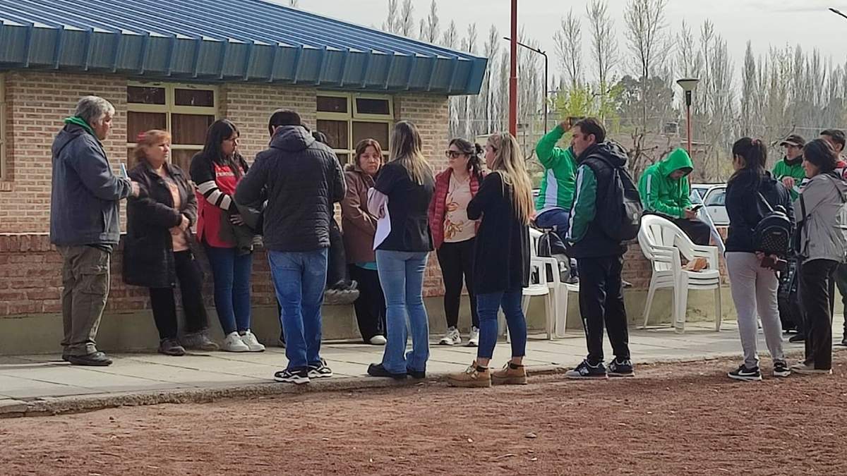 Los trabajadores afirman que la situación es insostenible. Fuente: (Centenario Digital).