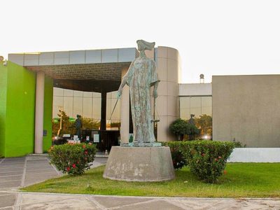 Atacan a balazos a elementos de la Fiscalía de Colima