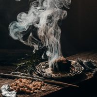 Sin gastar un centavo: el poderoso ritual que tenés que hacer para liberar tu hogar de malas energías
