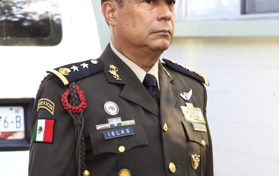 Asiste gobernador Américo Villarreal a la toma de posesión del comandante de la 48/a Zona Militar