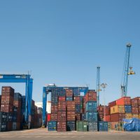 Balanza comercial registra déficit de 3 mil 87 mdd en abril: Inegi