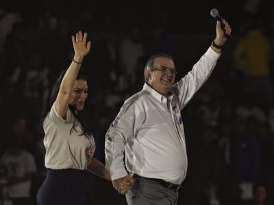 Vamos a ganar encuesta, me respaldan 20 millones: Ebrard