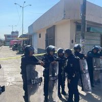 Hallan restos humanos en fosa clandestina al interior del Mercado Morelos de Puebla