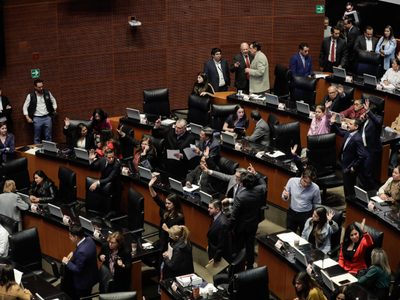Prohibido trabajar todo el día de pie: aval unánime a la Ley Silla en el Senado