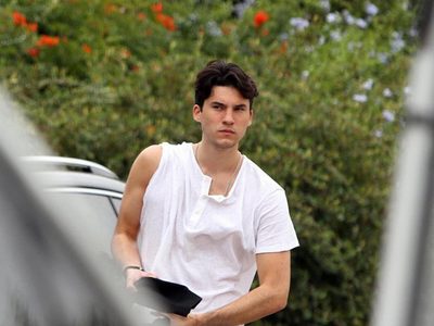 El extraño mensaje de Francisco Tinelli en una fotografía junto a su novia