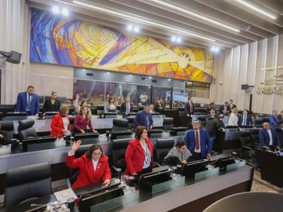 Madrugan a diputados de Morena y le autorizan deuda de mil 300 mdp a Claudia Pavlovich