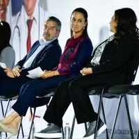 Sheinbaum propone convenios con farmacias privadas para surtir medicamentos de estas enfermedades