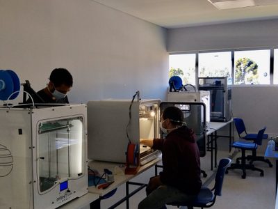 ¡Contra el coronavirus! Fabrican máscaras de protección reutilizables con impresiones 3D