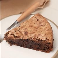 Torta moka súper húmeda y sin harina: una receta chocolatosa, perfecta para meriendas y postres de invierno