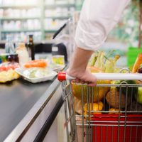 El Gobierno habilitará aumentos de hasta un 8% en productos básicos