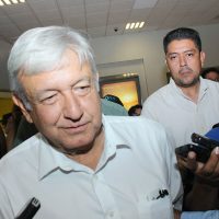 Desde Tabasco, AMLO refrenda compromiso de frenar "crisis petrolera" y atender casos de la CFE