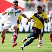 Venezuela remonta y vence 2-1 a Ecuador en la Copa América. Enner Valencia expulsado