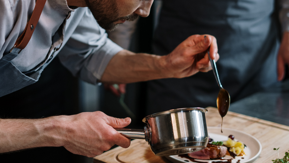 Trabajadores de Turismo, Hoteleros y Gastronómicos con medidas de fuerza. Fuente: (Canva Pro)