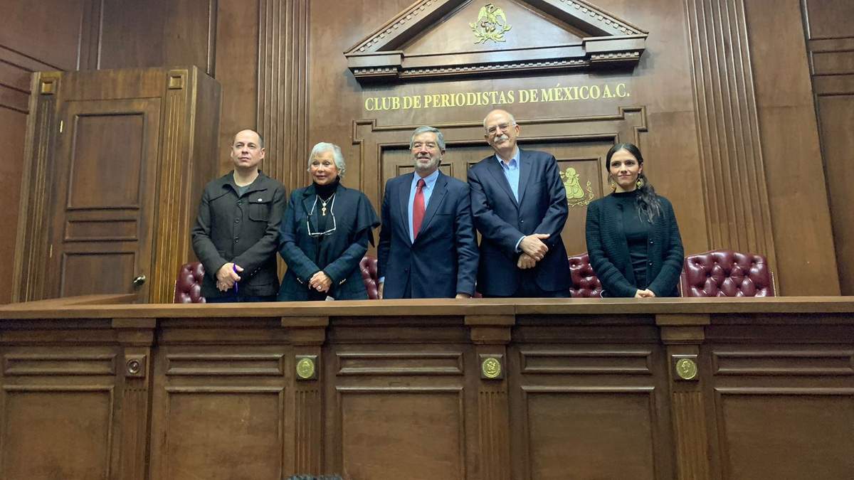 José Antonio Peña, Olga Sánchez Cordero, Juan Ramón de la Fuente, Julio Berdegué y Renata Turrent